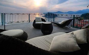 Azimut 4*