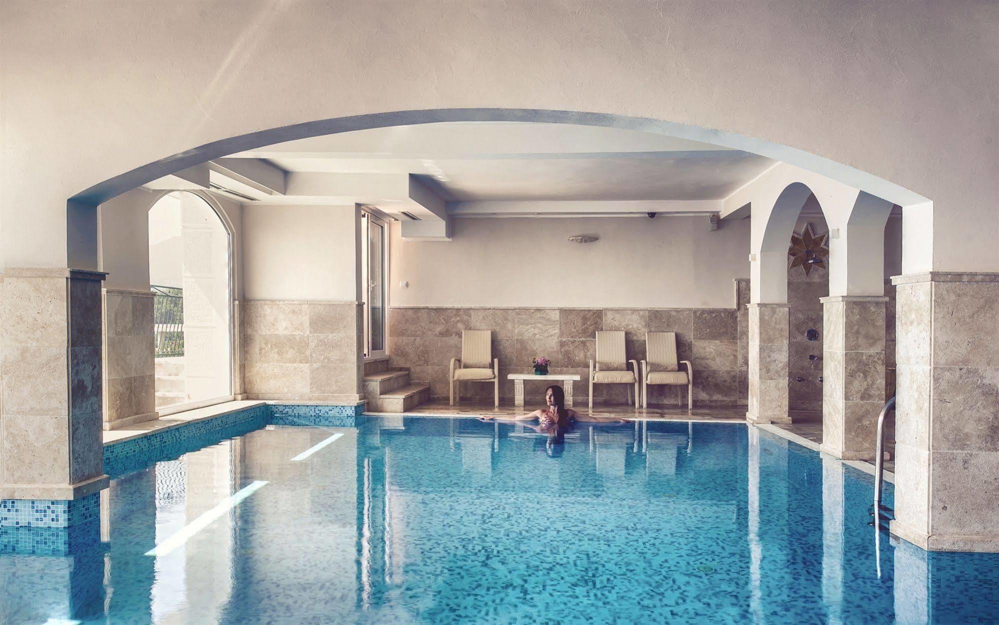 Hotel Azimut 4*