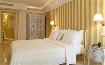 Azimut Hotel 4*